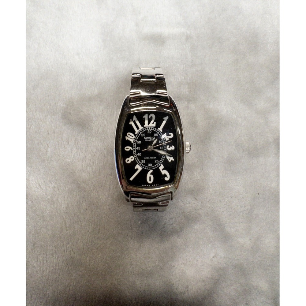 Ladies Casio Watch LTP-1208D 25mm Classic Black White Dial New Battery